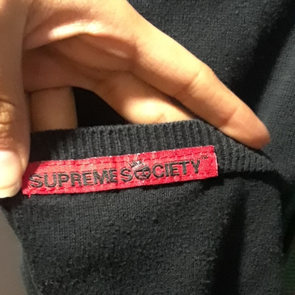 LONG BLACK W/ RED &GREEN STRIPS CARDIGON - Picture 5 of 6